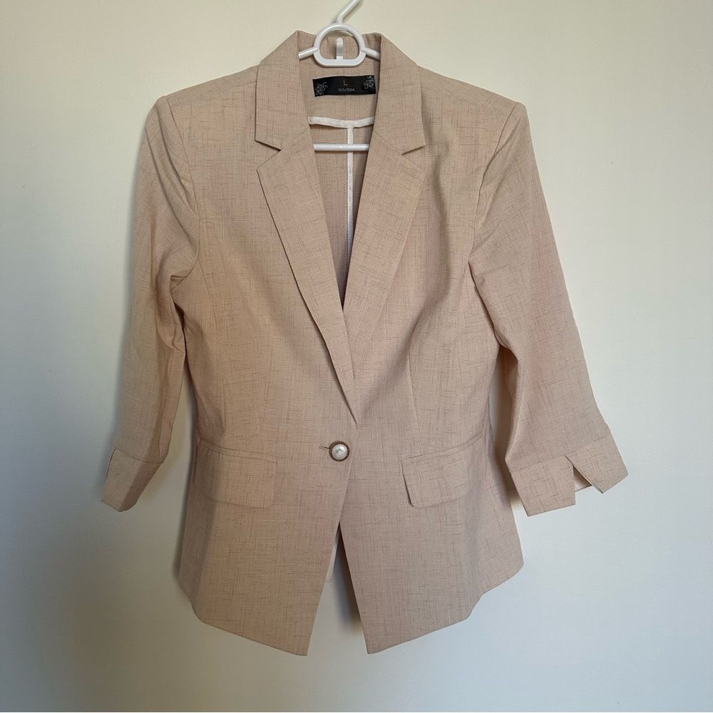 Women's XS Asian Size Large L Beige Tan Casual Chic Button Blazer with Pockets
